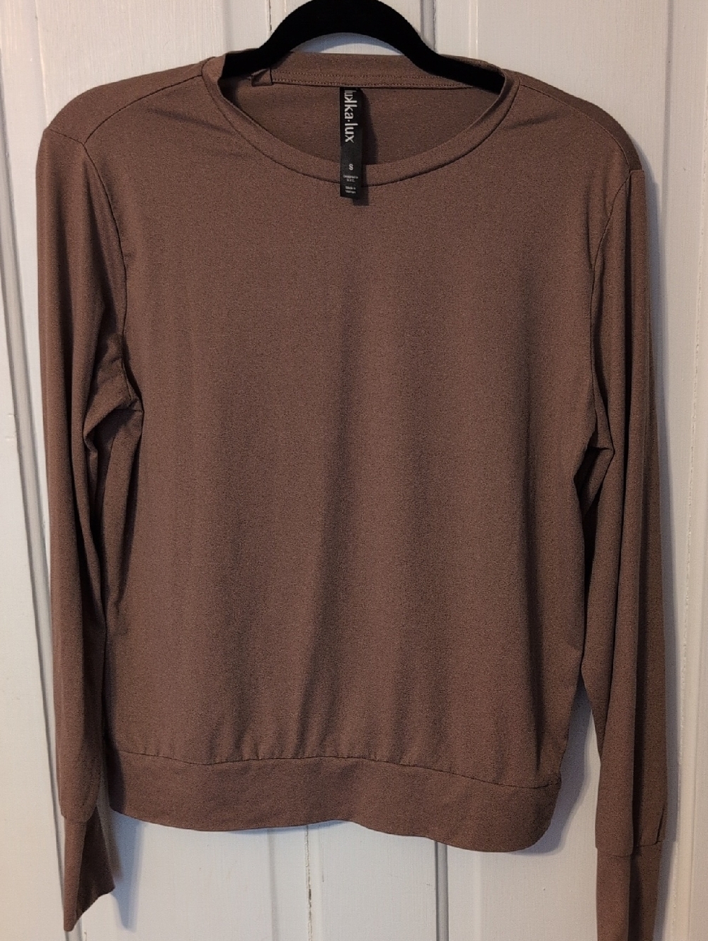 Women's Scoop-Neck Long Sleeve Sweater in Taupe